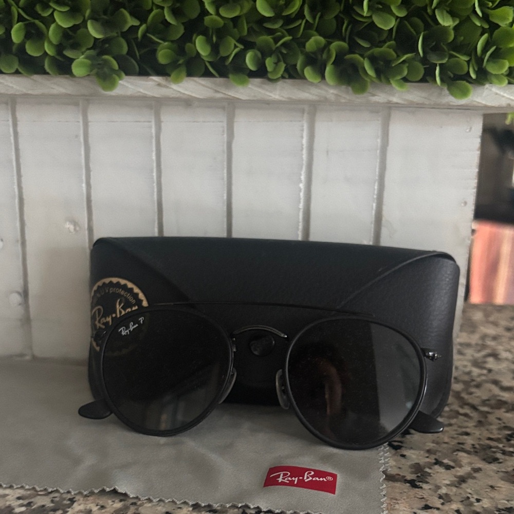 Ray-Ban Classic Black Sunglasses